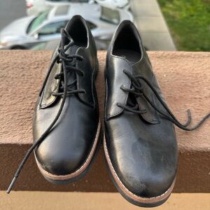 Cole Haan Black Leather Women's Derby Oxfords